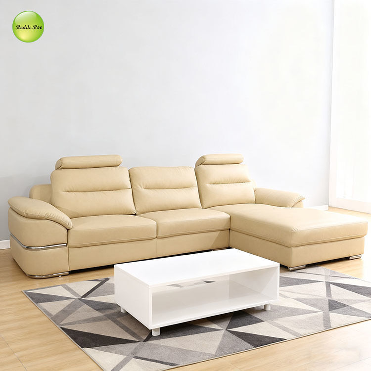 Modern Leather Lounge: Sleek Silhouette, Metal Detailing – Perfect for Bright, Airy Living Spaces